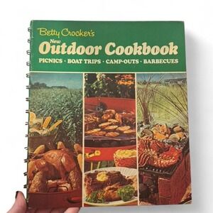 Second printing 1971 Betty Crocker New Outdoor Cookbook - 192 page spiral
